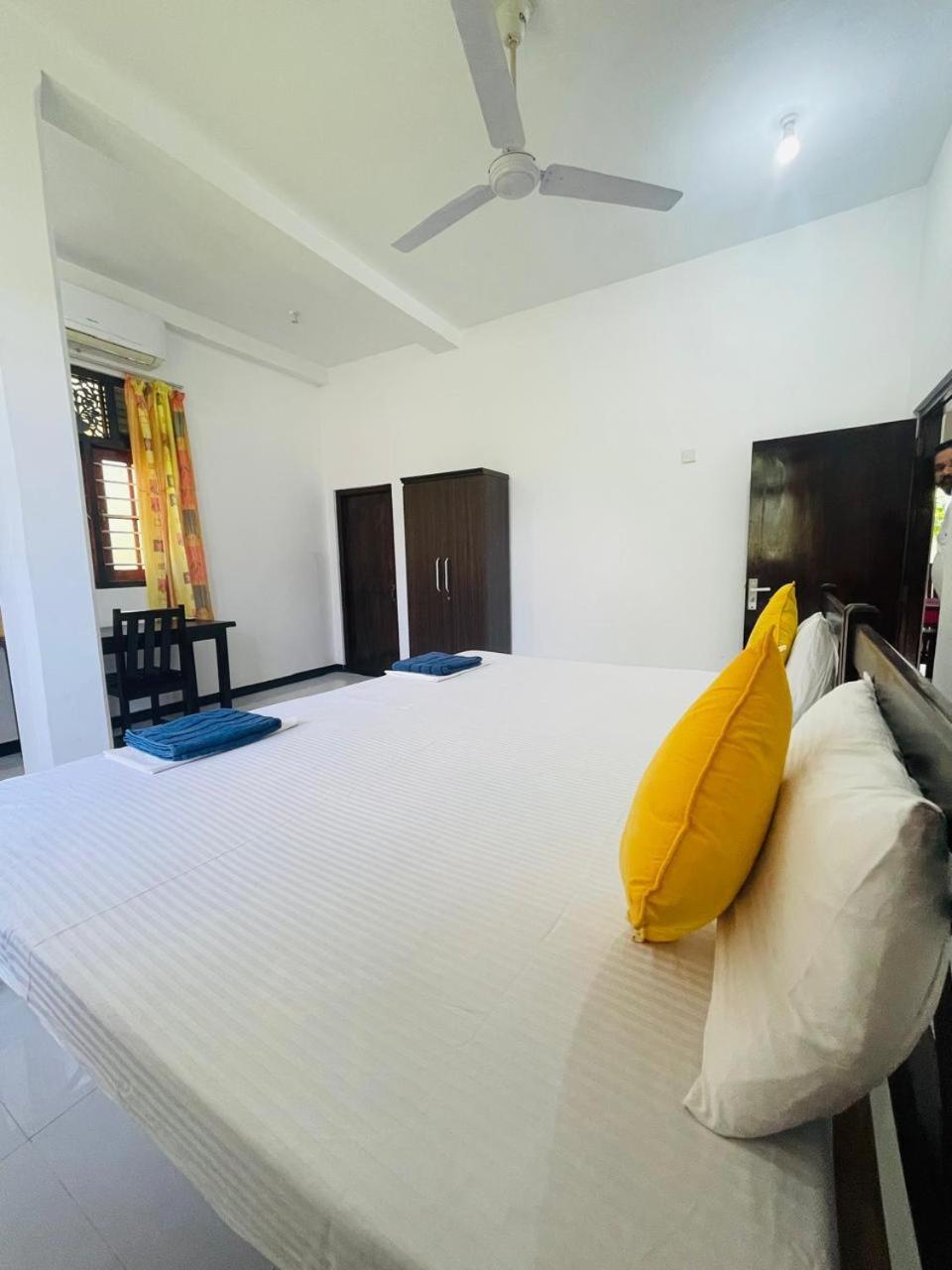 Hotel White Horse à Hikkaduwa Extérieur photo