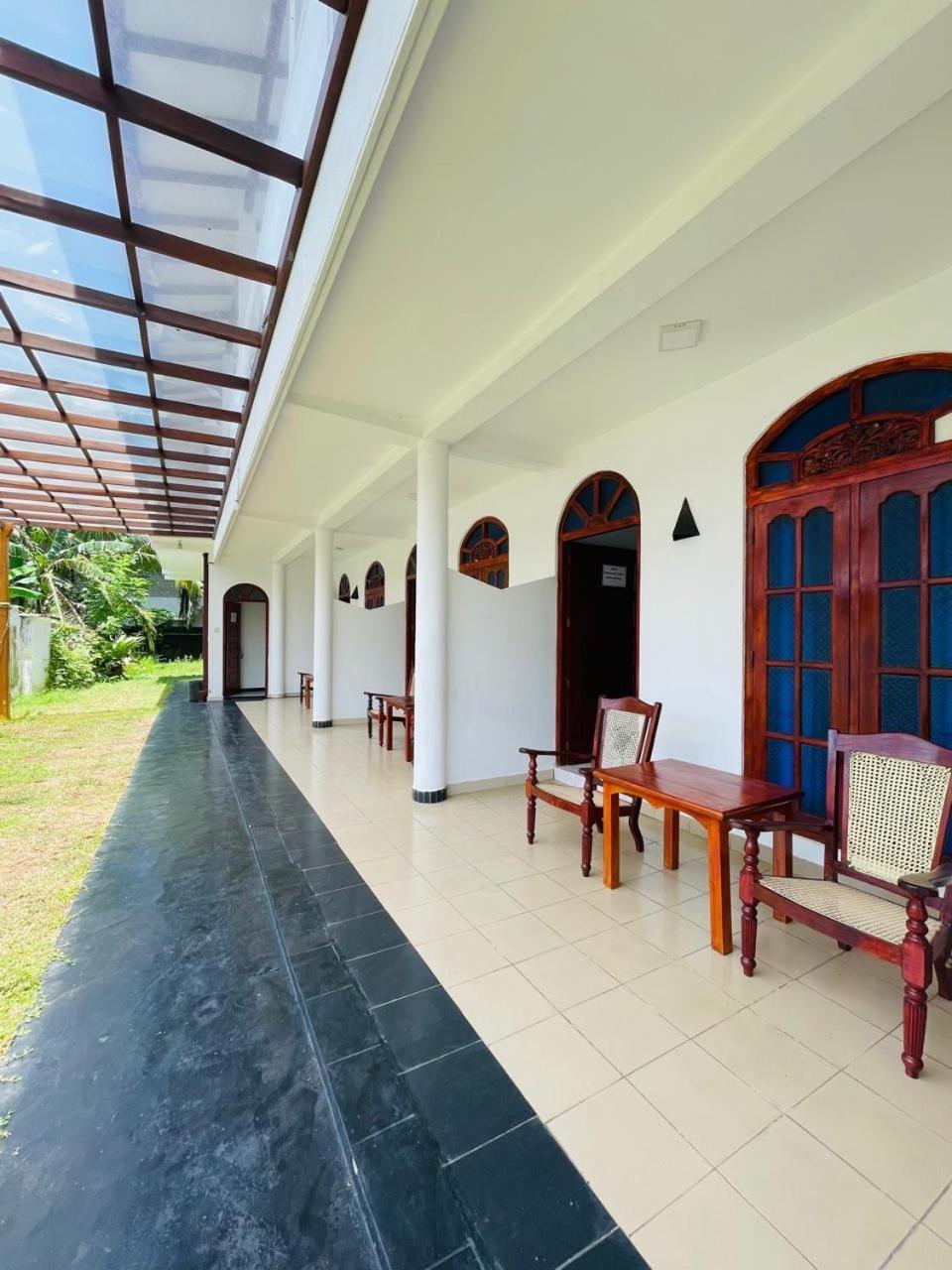 Hotel White Horse à Hikkaduwa Extérieur photo