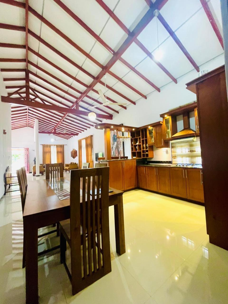 Hotel White Horse à Hikkaduwa Extérieur photo