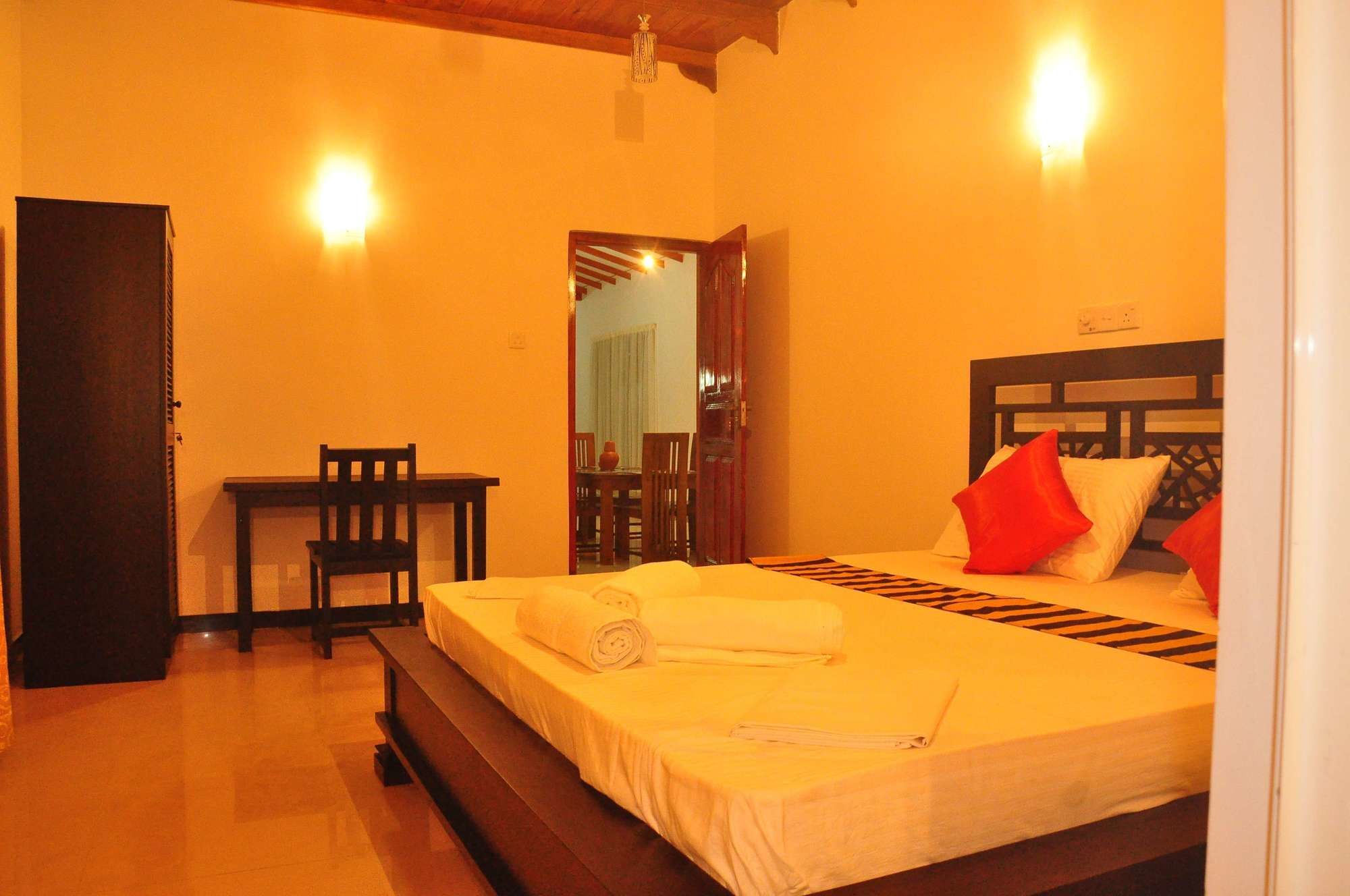 Hotel White Horse à Hikkaduwa Extérieur photo