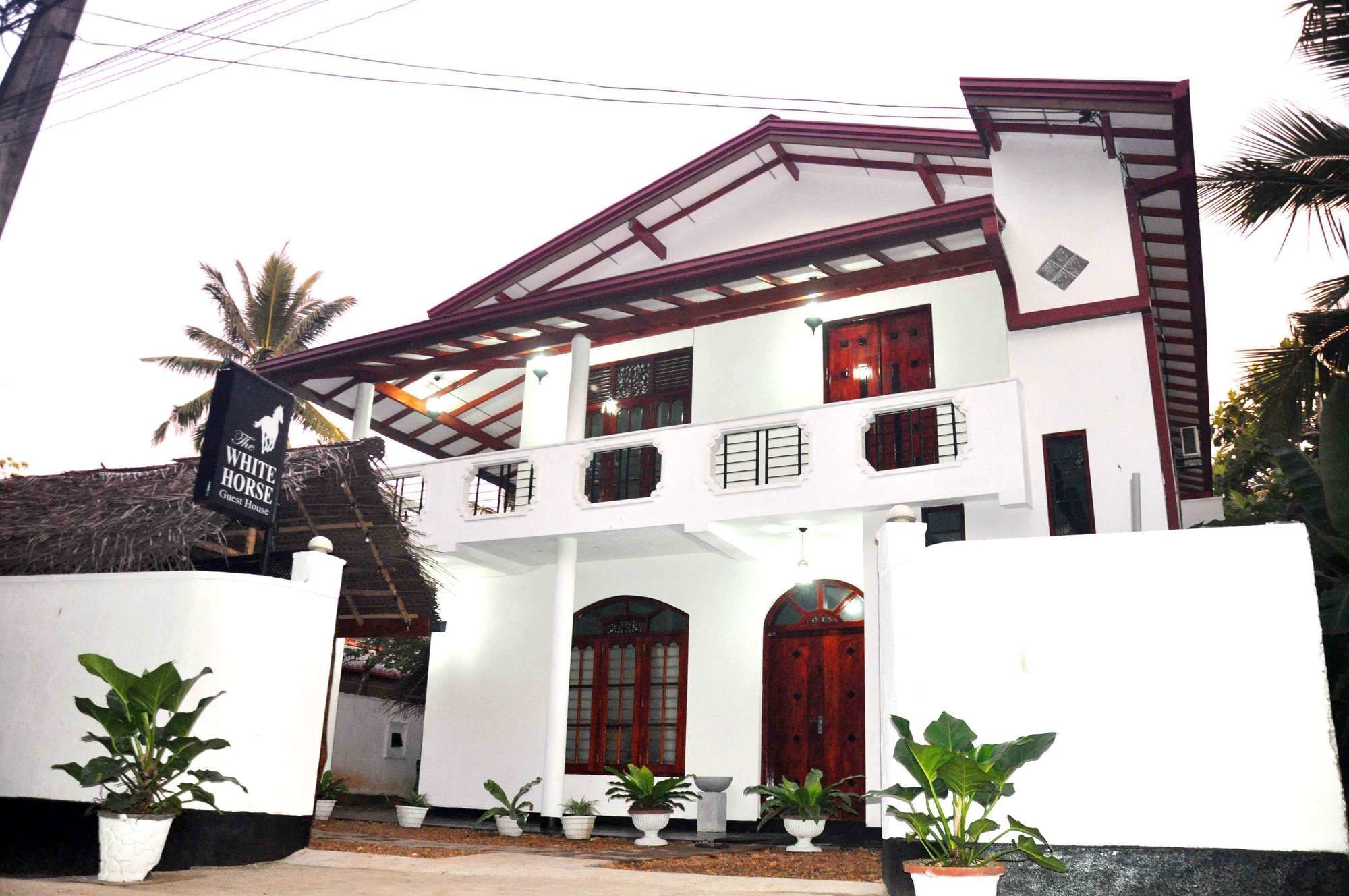 Hotel White Horse à Hikkaduwa Extérieur photo