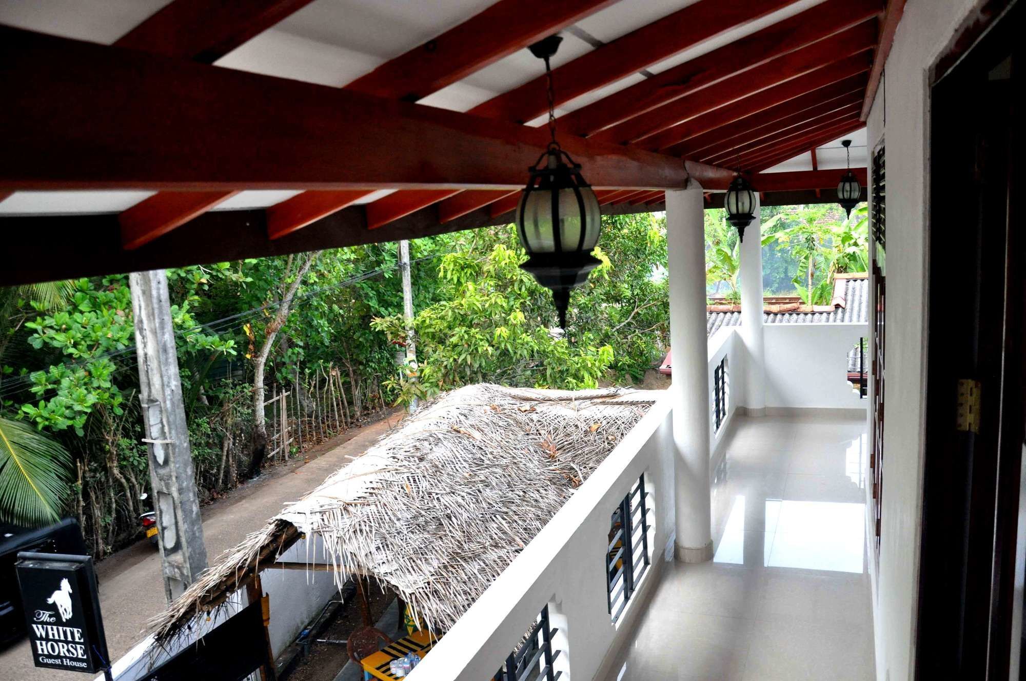 Hotel White Horse à Hikkaduwa Extérieur photo