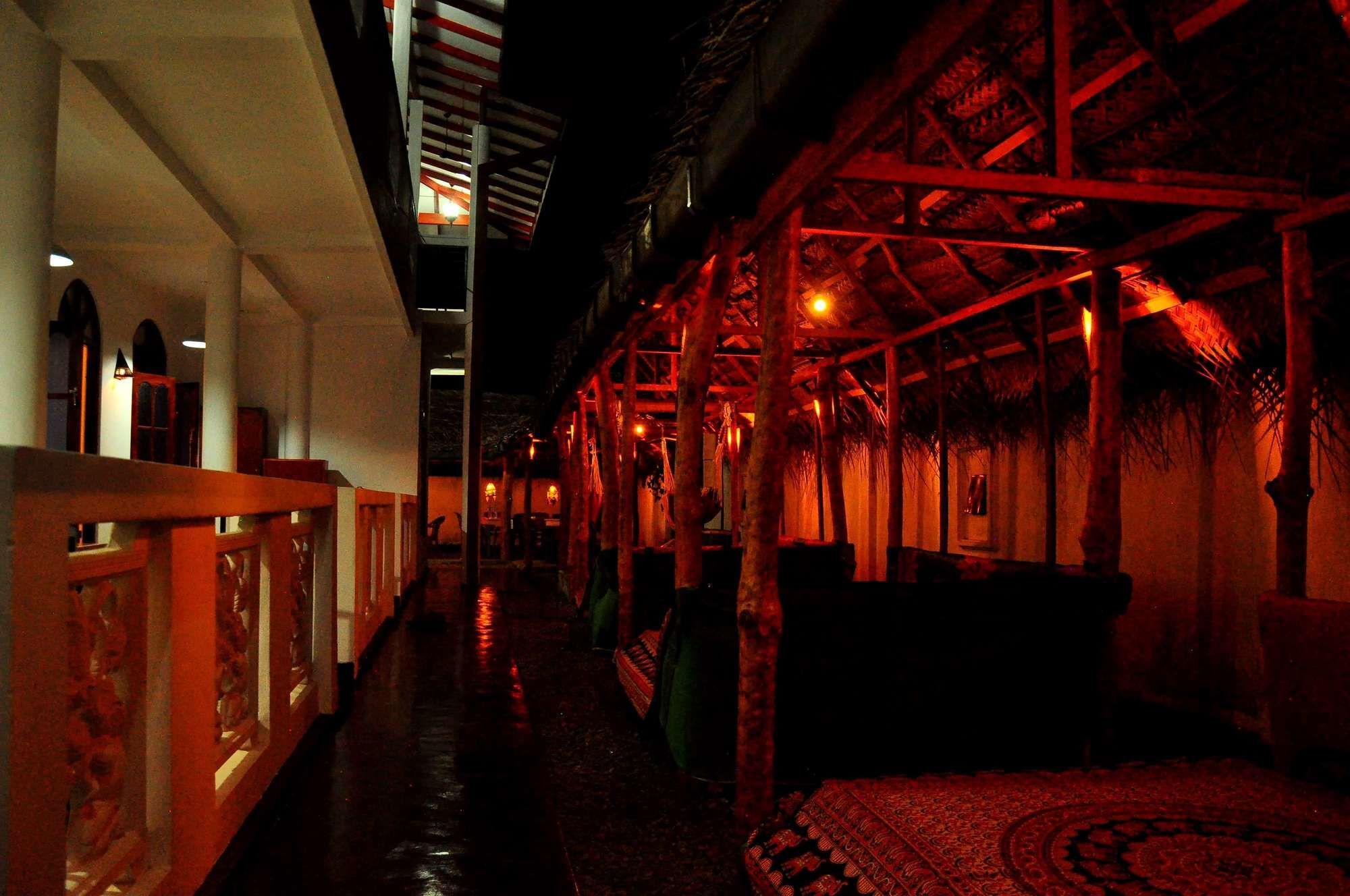 Hotel White Horse à Hikkaduwa Extérieur photo